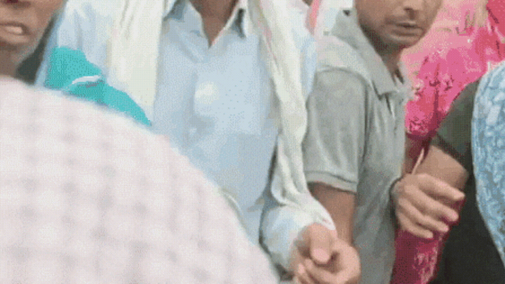 हरिद्वार कुंभ कार्यों के लिए पहुंची सरकारी टीम को जूतों से पीटा, अफवाह से भड़की हिंसा; वीडियो वायरल