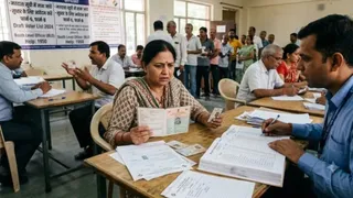 चुनाव आयोग के एसआईआर नियमों में बदलाव और वोटरों को नोटिस मिलने की मुख्य वजह